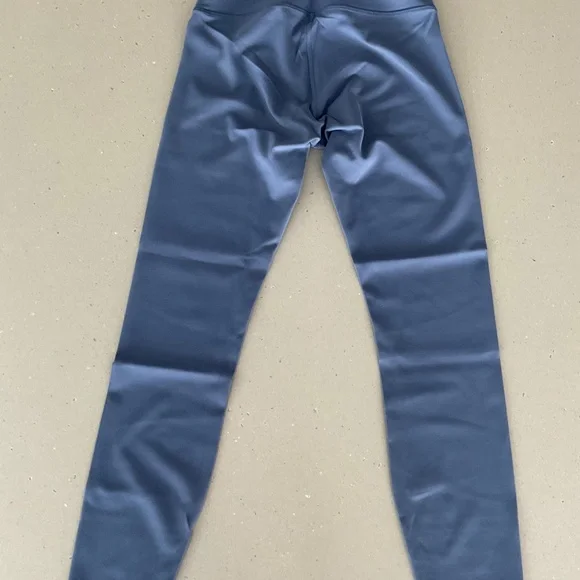Lululemon Ink Blue 25" Wunder Train size 6 - Picture 5 of 6